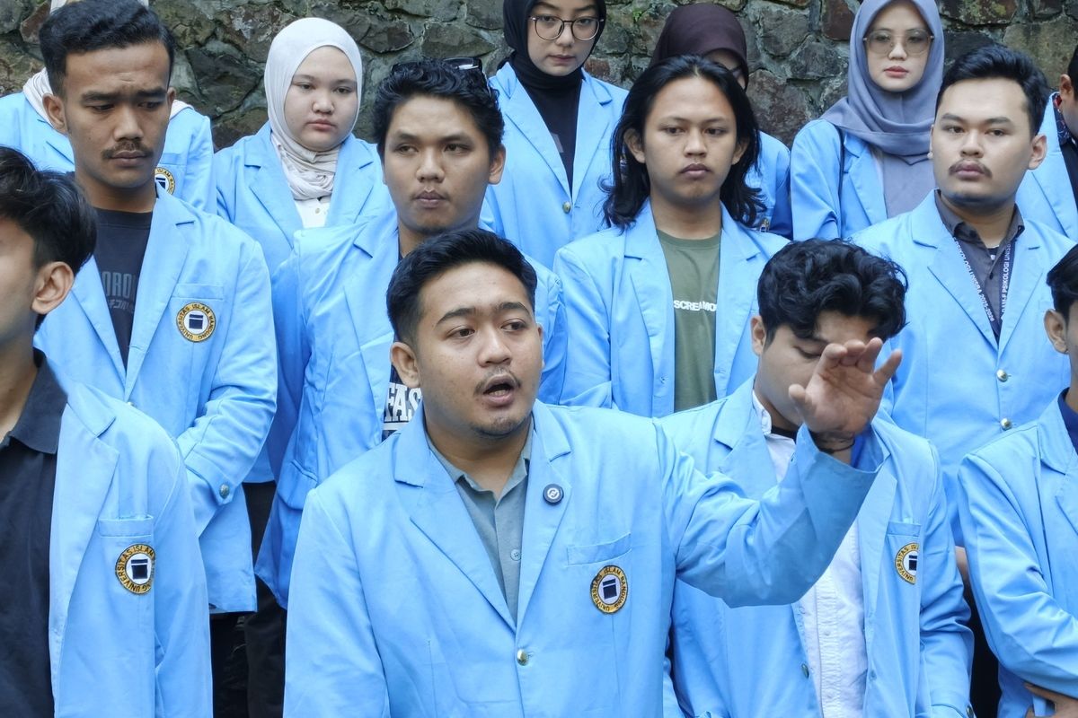 Demonstrasi di Bandung Berujung Ricuh, Polisi Tembakkan Gas Air Mata di Kampus Universitas Islam Bandung (Unisba)