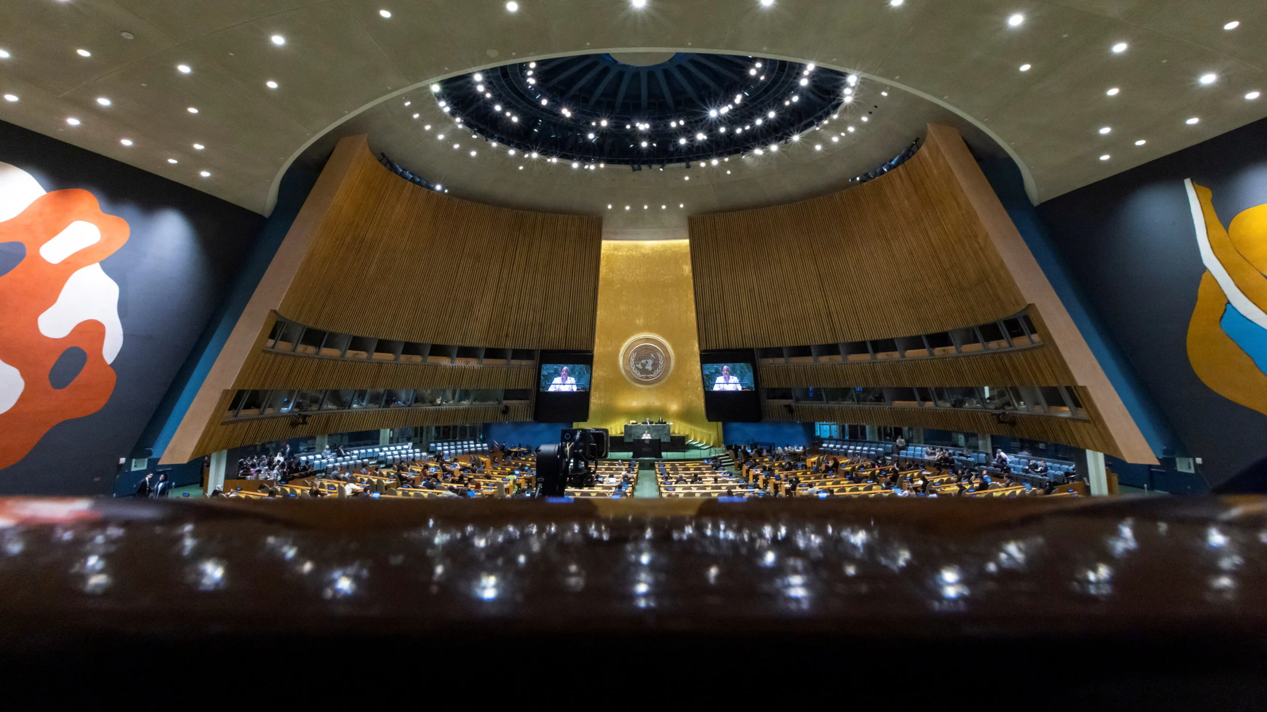 Politik Global 2025: Perang Dingin Baru, Diplomasi Digital, dan Krisis Iklim