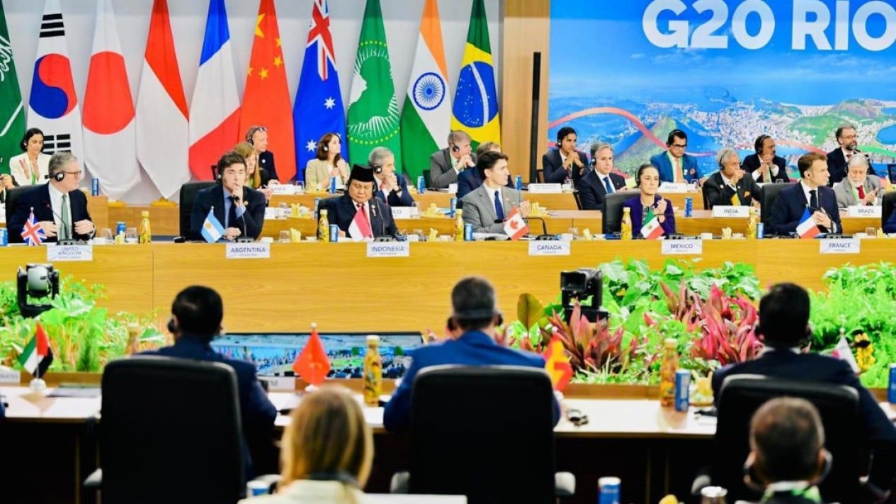 Politik Luar Negeri Indonesia 2025: Diplomasi Global, Peran ASEAN, dan Tantangan Geopolitik